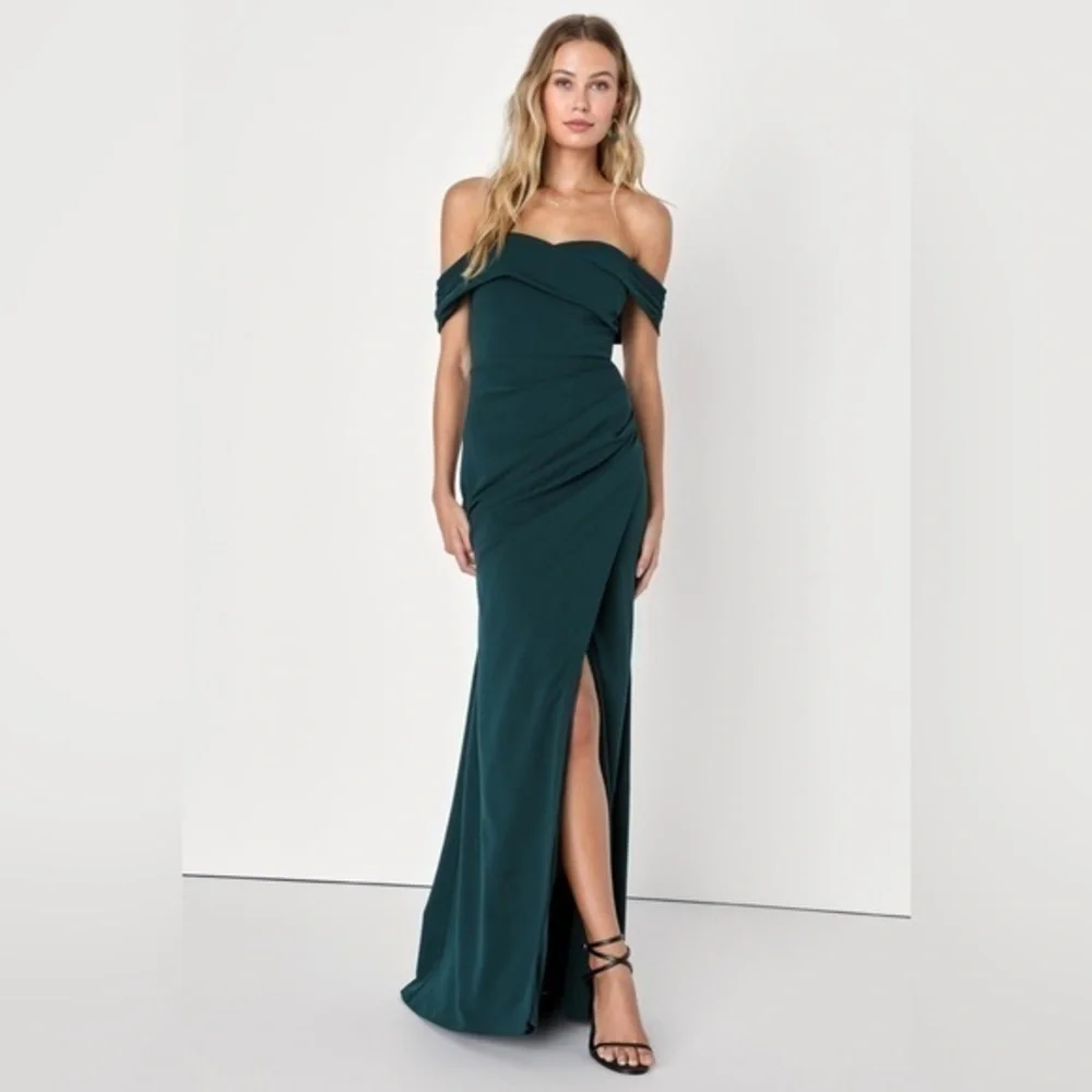 ⚫️ High-Class Presence Emerald Green Off-the-Shoulder Maxi Dress